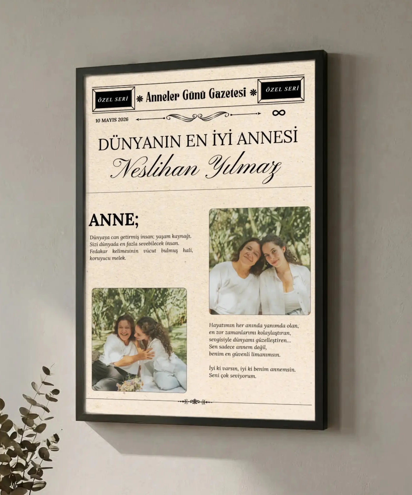 Anneler günü gazetesi 2026'ya damga vuran bir tasarım, anı gazetesi ile anneler günü konsepti bir arada! Anneye alınabilecek en güncel en yeni hediye tasarımı anneler günü gazetesi Happy Endings Gift Shop'ta!